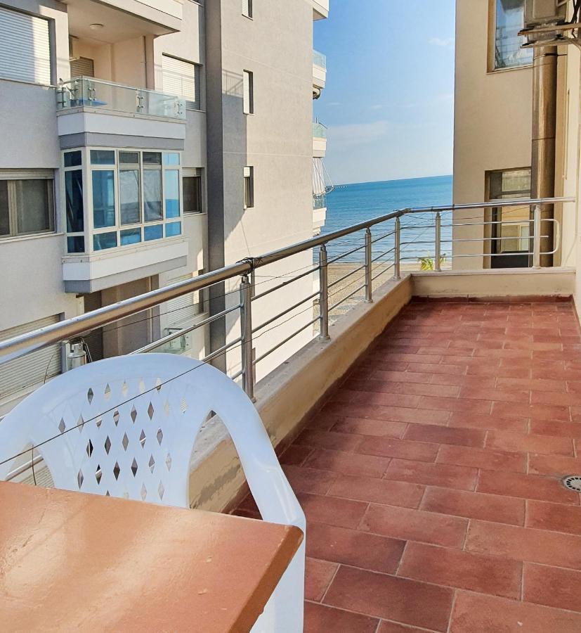 Sea & Sun Apartment Durrës Exteriör bild
